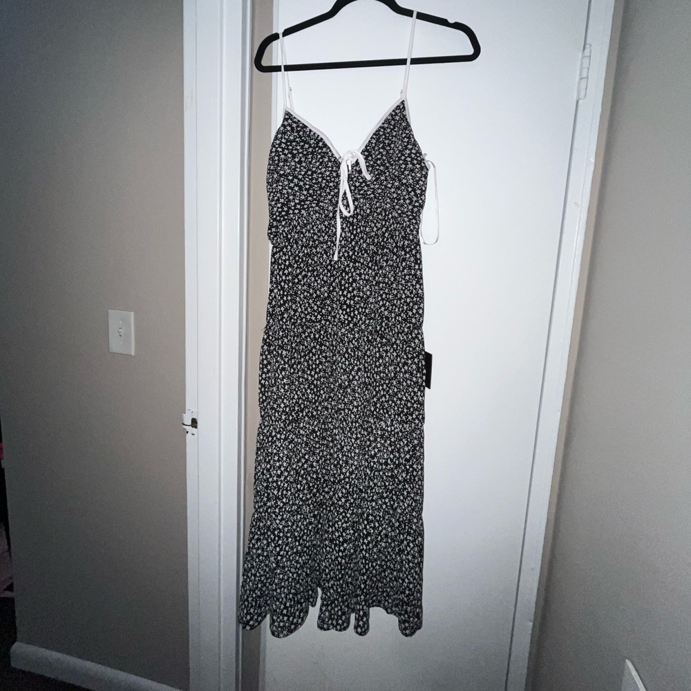 NWT Lulu’s white and black flower print midi dress size M